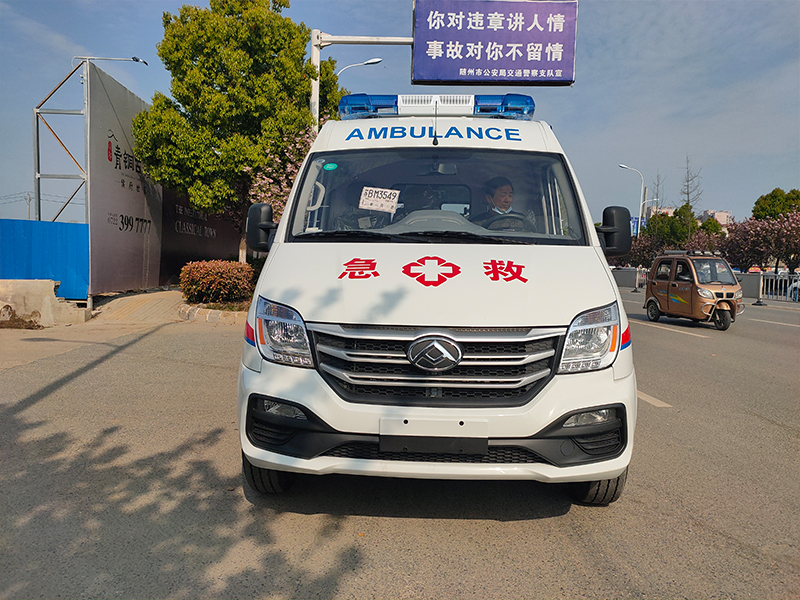 上汽大通V80救護(hù)車(chē)圖片3