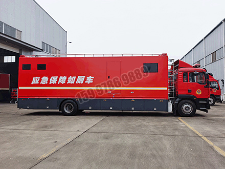 重汽汕德卡9人移動(dòng)廁所車圖片4